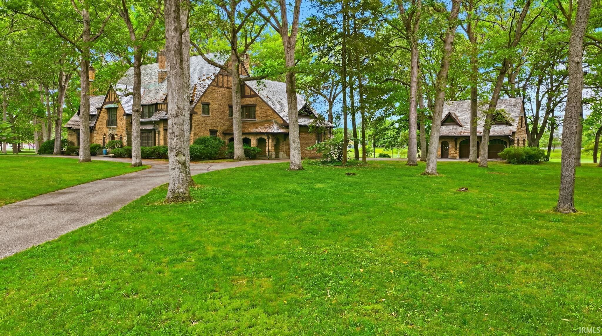Image of 300 W 7th Street