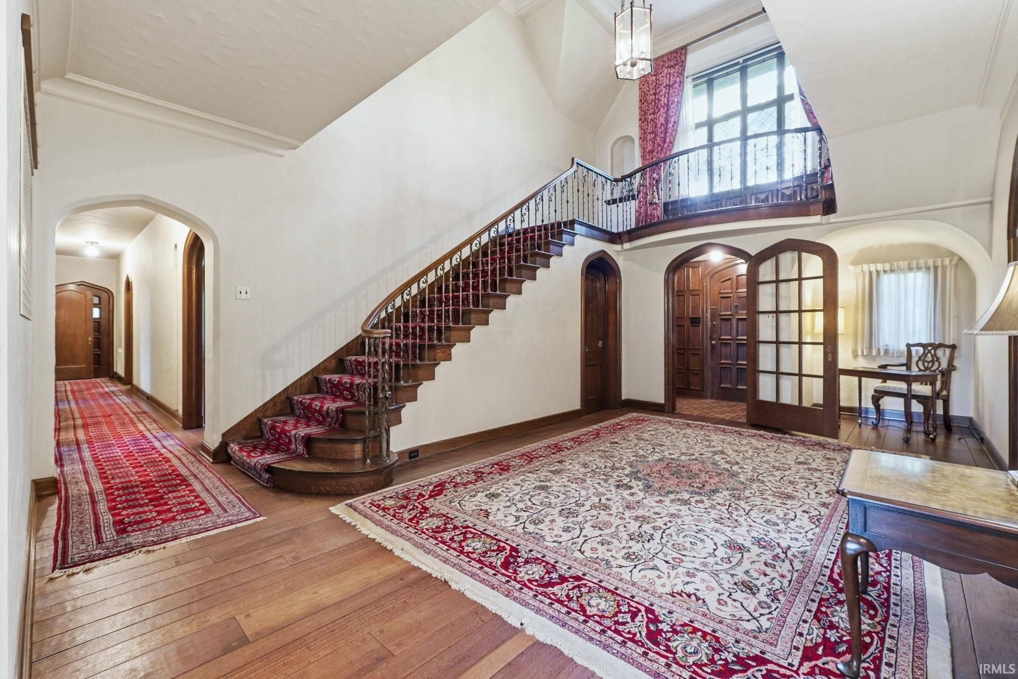 Image of 300 W 7th Street