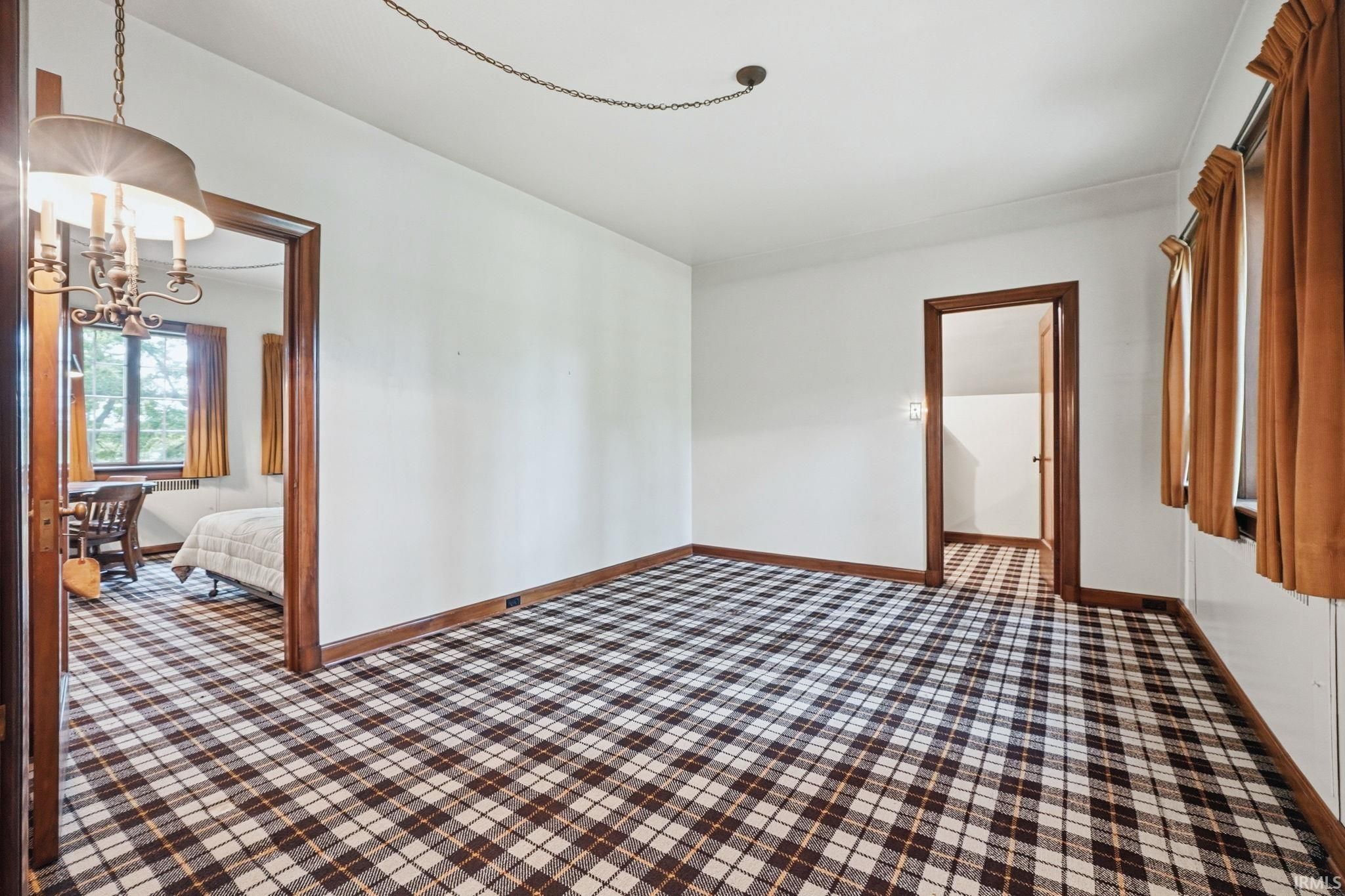 Image of 300 W 7th Street