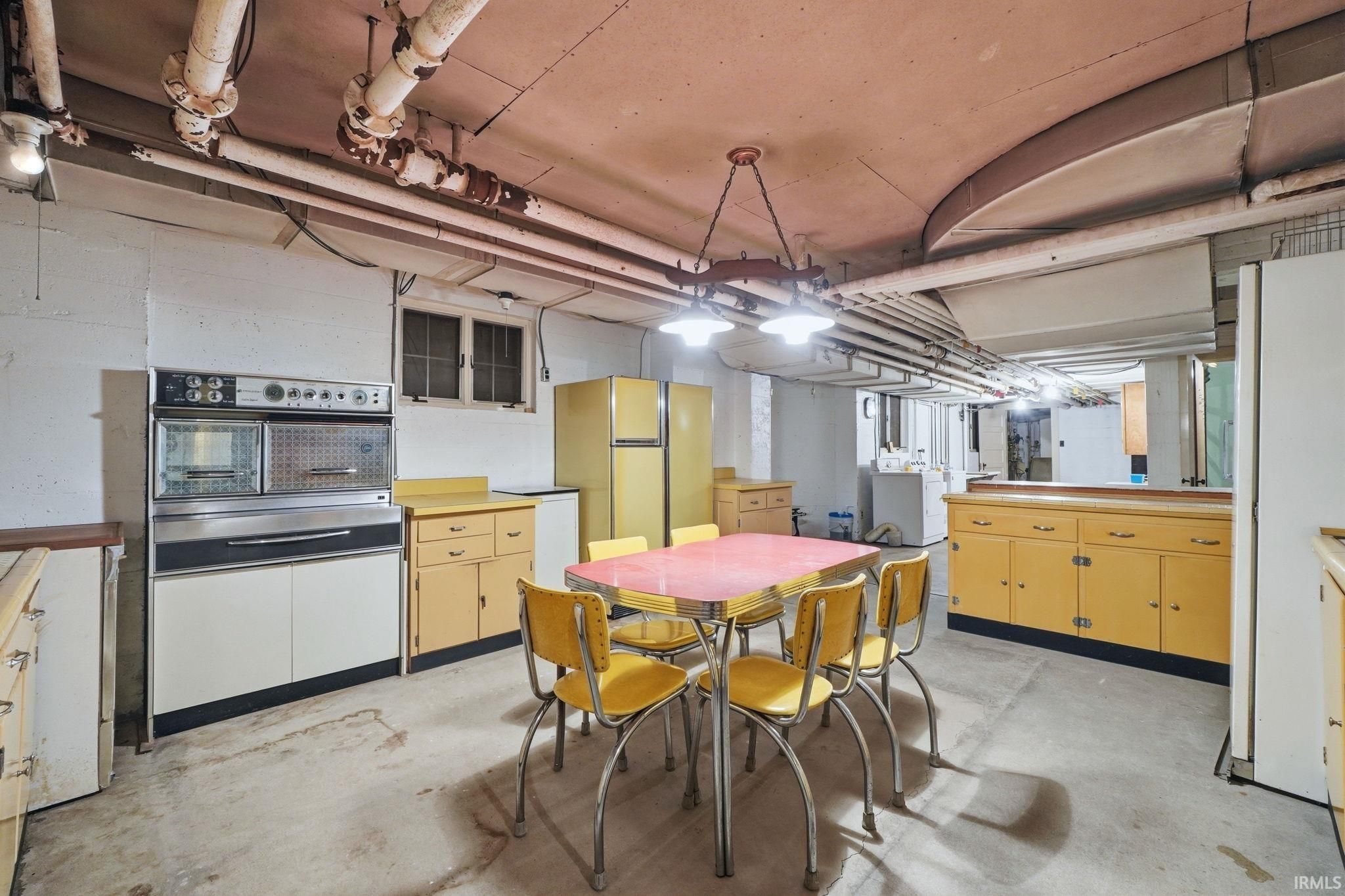 Image of 300 W 7th Street