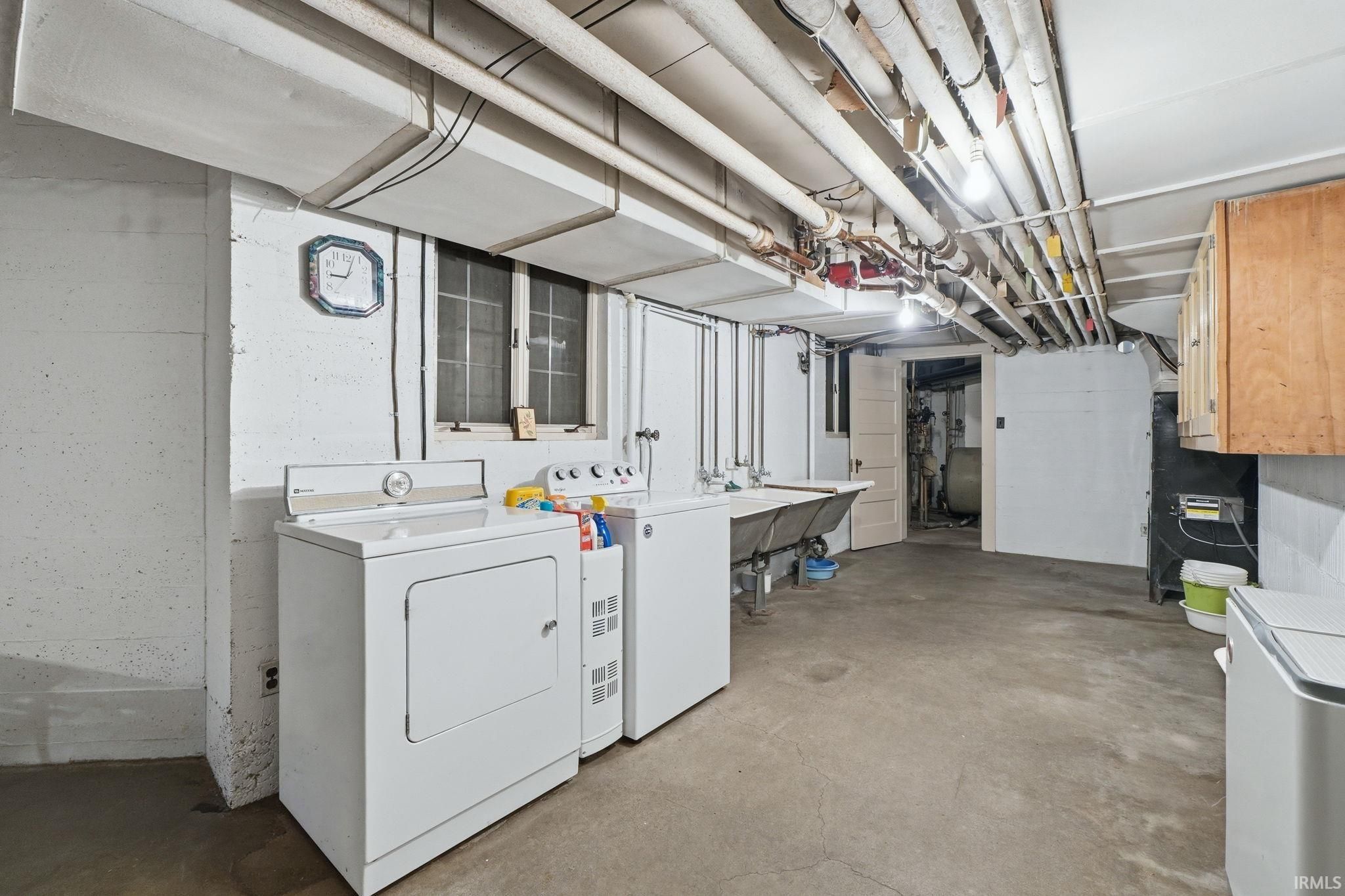Image of 300 W 7th Street